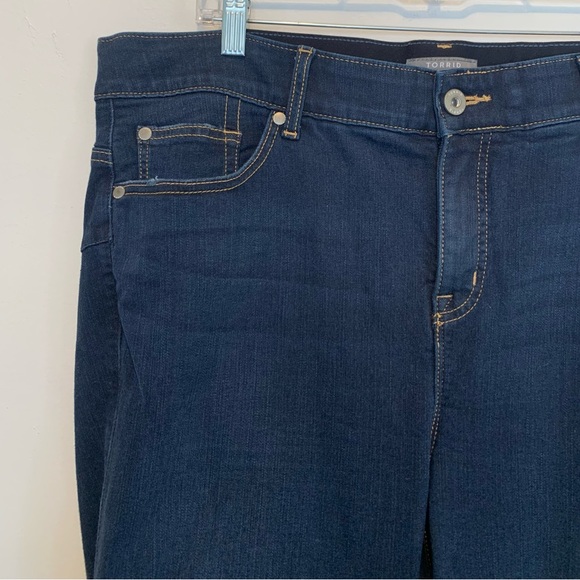 Torrid Bombshell Skinny Jeans - Picture 3 of 7